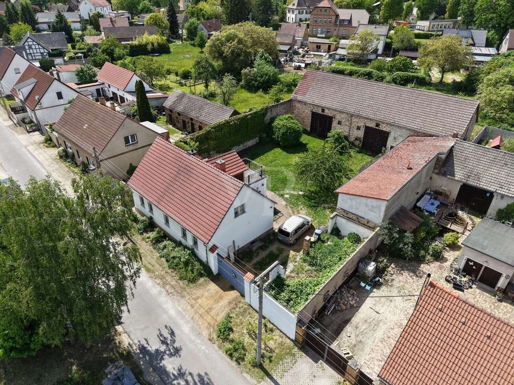 Immobilie in Sallgast - Zwei Häuser - Ein Preis! 
EFH und Ferienhaus in idyllischer Lage in Sallgast (Lausitzer Seenland) - Bild 1