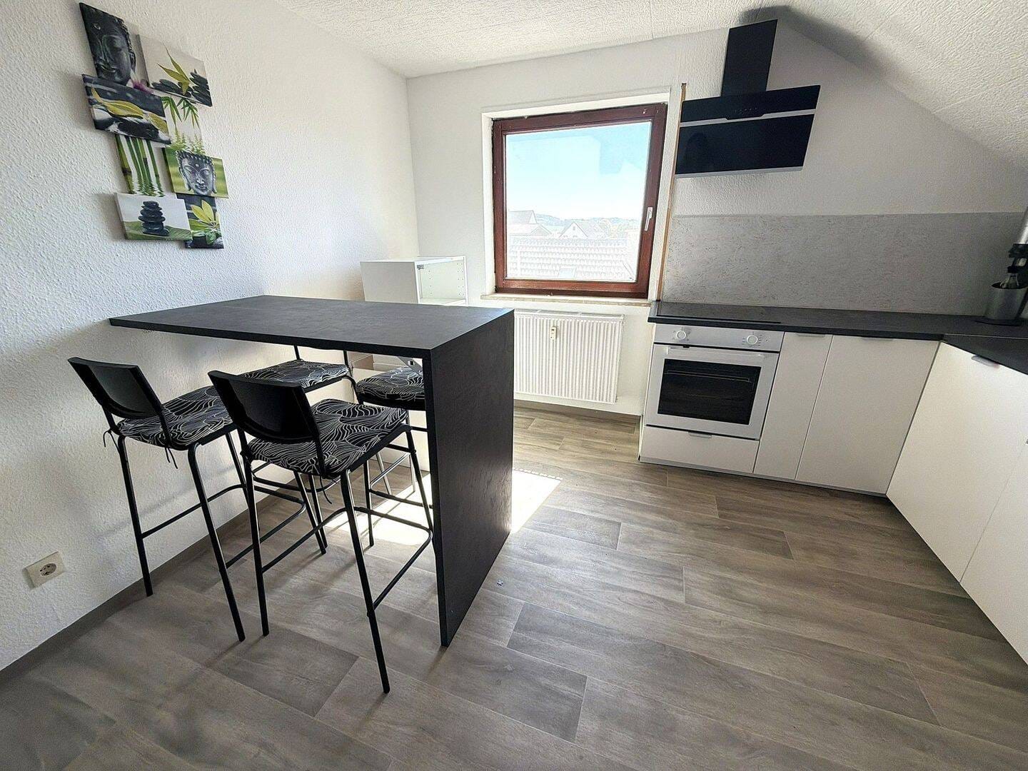 Immobilie in Rieschweiler-Mühlbach - Freistehendes Zweifamilienhaus mit Wintergarten, 2 Garagen und vielseitigen Nutzungsmöglichkeiten - Bild 0