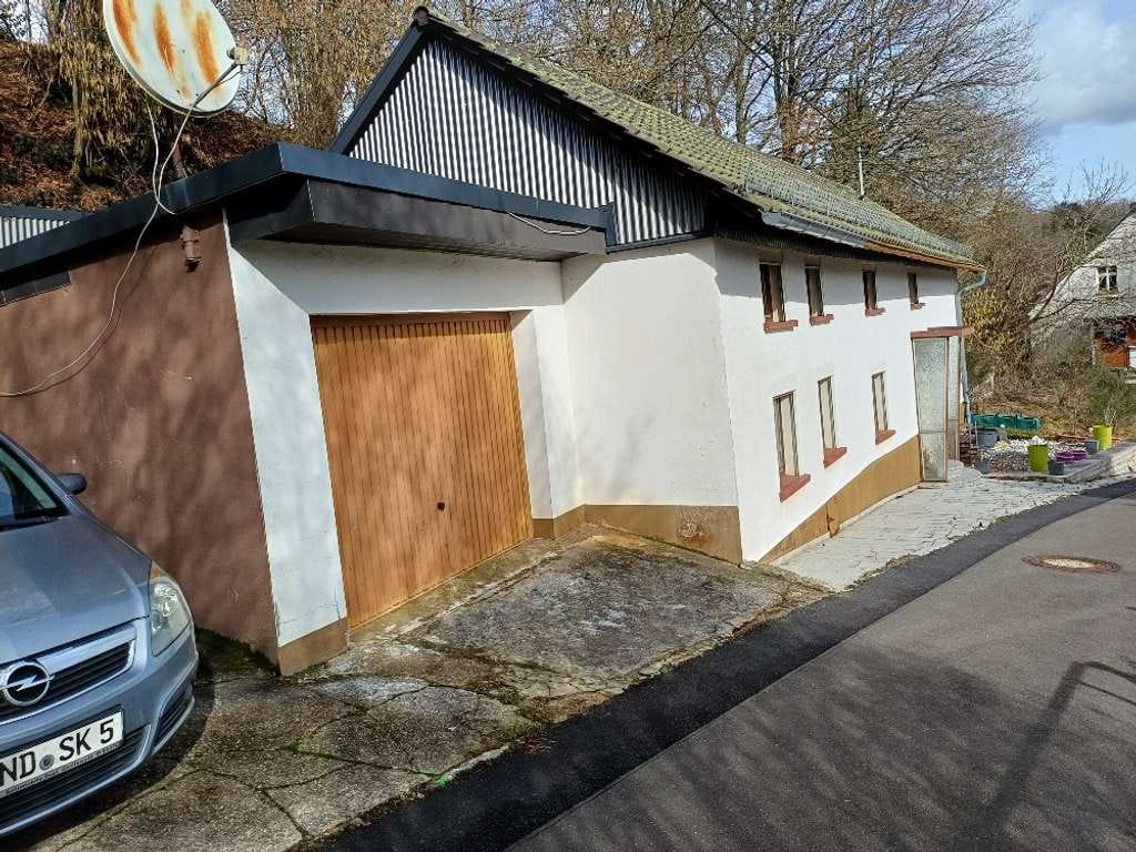 Immobilie in Nonnweiler - Ein bisschen renovieren aber leer und sofort bewohnbar - Bild 2