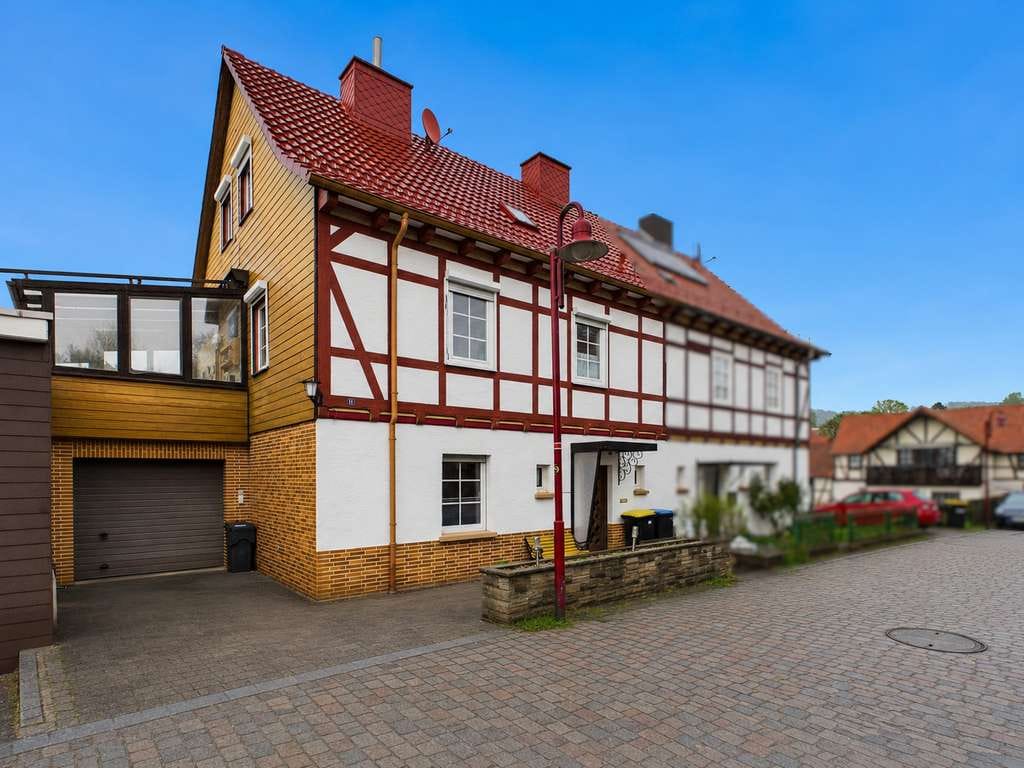 Immobilie in Nentershausen - Modernisiert, renoviert und für eine große Familie geeignet! - Bild 0
