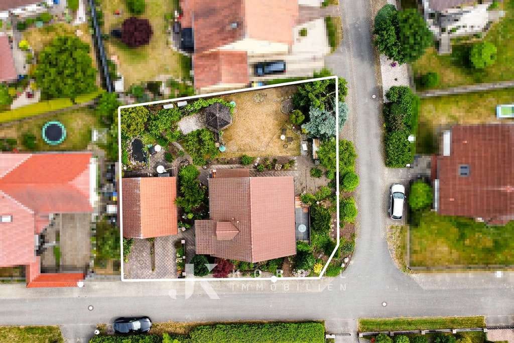 Immobilie in Elsterheide - Halštrowska Hola - Ruhiges Wohnen im Lausitzer Seenland: Freistehendes Haus mit Sauna, Garten und Doppelgarage - Bild 1