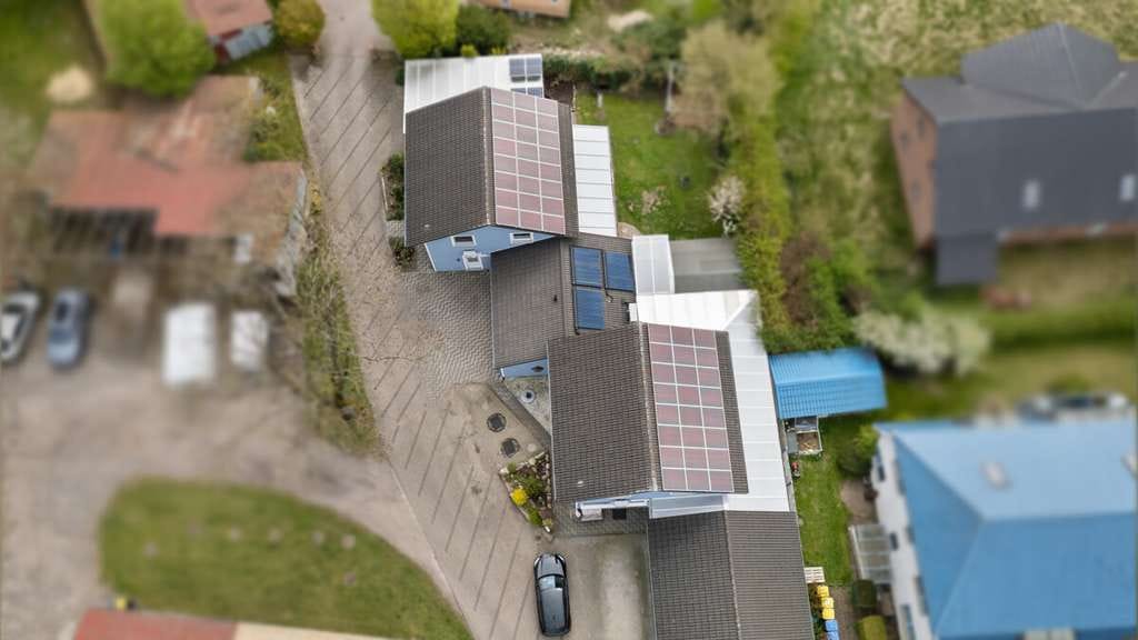 Immobilie in Arpsdorf - Haus mit moderner Technik, großem Wintergarten und 3 Garagen in Arpsdorf - Bild 2