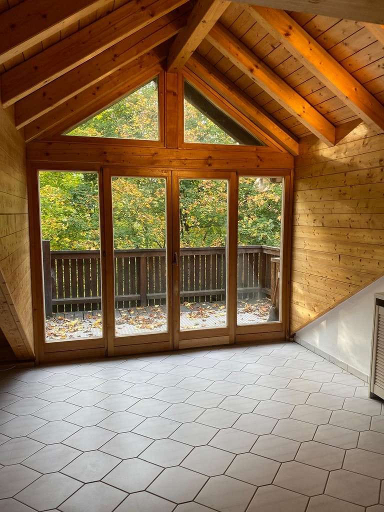 Immobilie in Unterföhring - Attraktive 2-Zimmer-Dachterrassenwohnung am Isarhochufer in Unterföhring in einer Villa mit 6 Whg - Bild 1