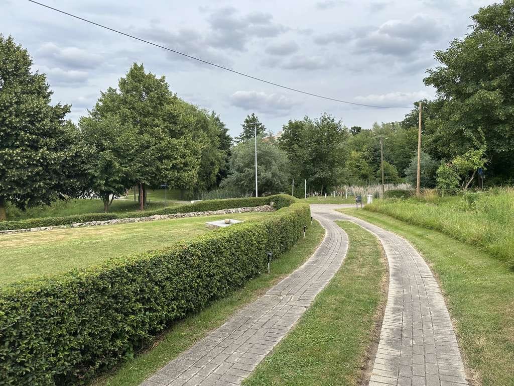 Immobilie in Damshagen - Traumhaftes Anwesen 3963 m² /Alleinlage gegenüber vom Gutshaus in Parin/ Blick auf den großen Teich - Bild 2