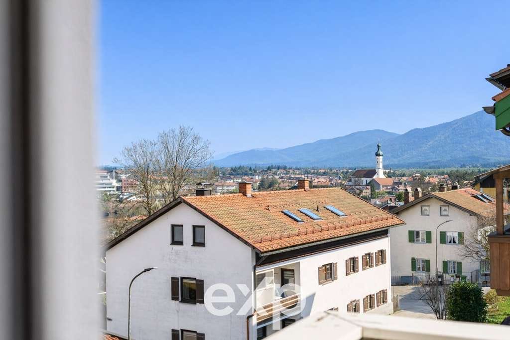 Immobilie in Bad Tölz - Luxus-Dachgeschosswohnung mit Wohnrecht - Bild 0