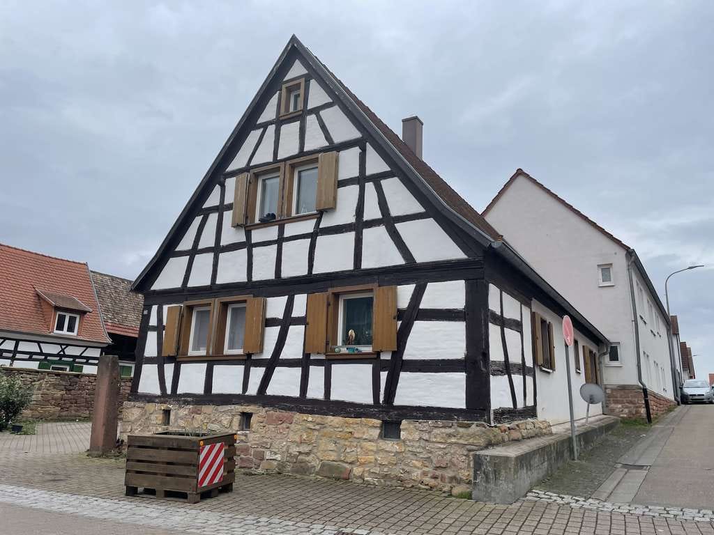 Immobilie in Schwegenheim - Zwei denkmalgeschützte Mehrfamilienhäuser mit Förderung in Schwegenheim - Bild 0