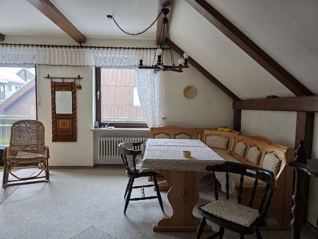 Immobilie in Bischofsgrün - *PROVISIONSFREI* ca. 77 m² große 2-Zi.-DG-ETW mit Balkon und Stellplatz - Bild 2