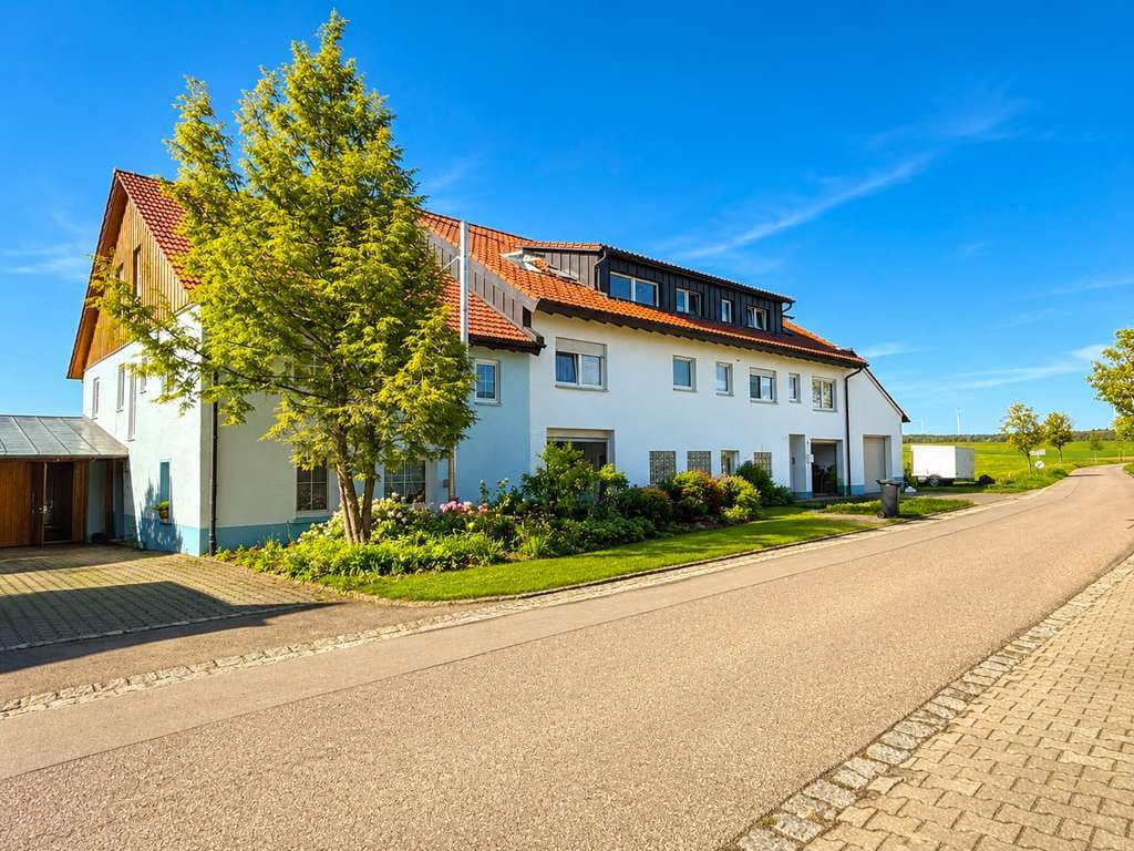Immobilie in Bartholomä - Exklusive Maisonettewohnung mit Wintergarten, Garten und Blick ins Grüne - Bild 3