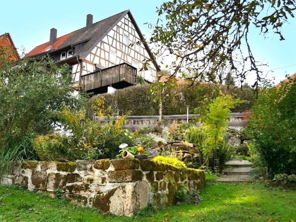 Immobilie in Sulzbach an der Murr - Gepflegte Doppelhaushälfte mit ca. 300 m² Wohn-/Nutzfläche und Grundstück mit über 2000m² - Bild 0