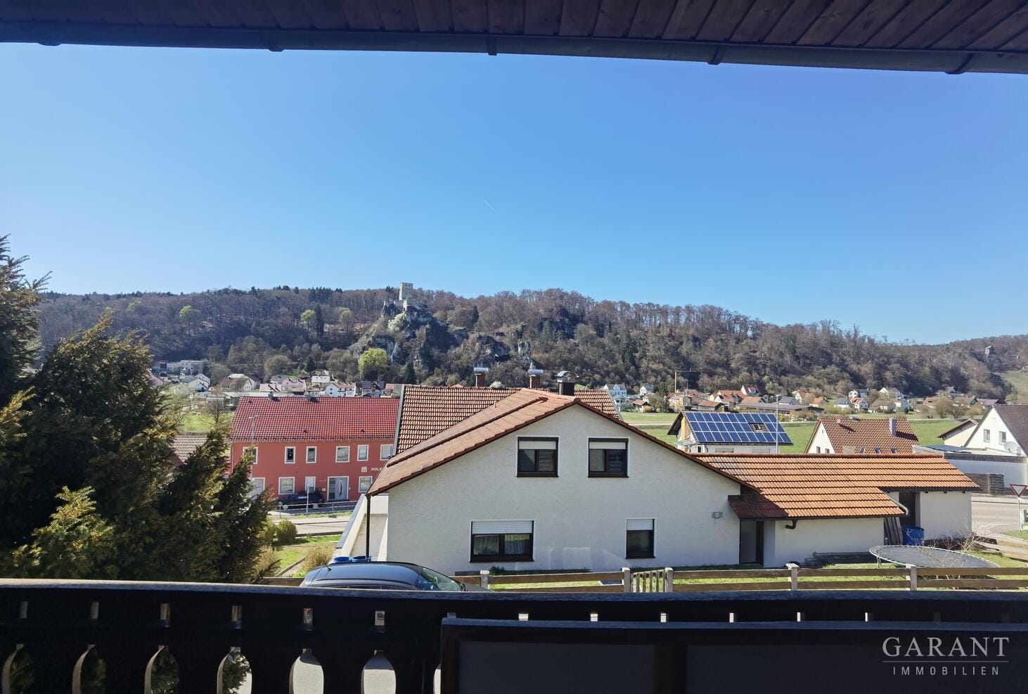 Immobilie in Wellheim - ~Ihr neues Zuhause mit Weitblick - EFH in Hanglage, perfekt für Familien und Kletterliebhaber~ - Bild 3