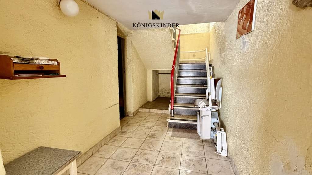 Immobilie in Ammerbuch - Rustikale Hofstelle mit Wohnhaus, Garagen, Scheune und kleinem Garten. - Bild 4