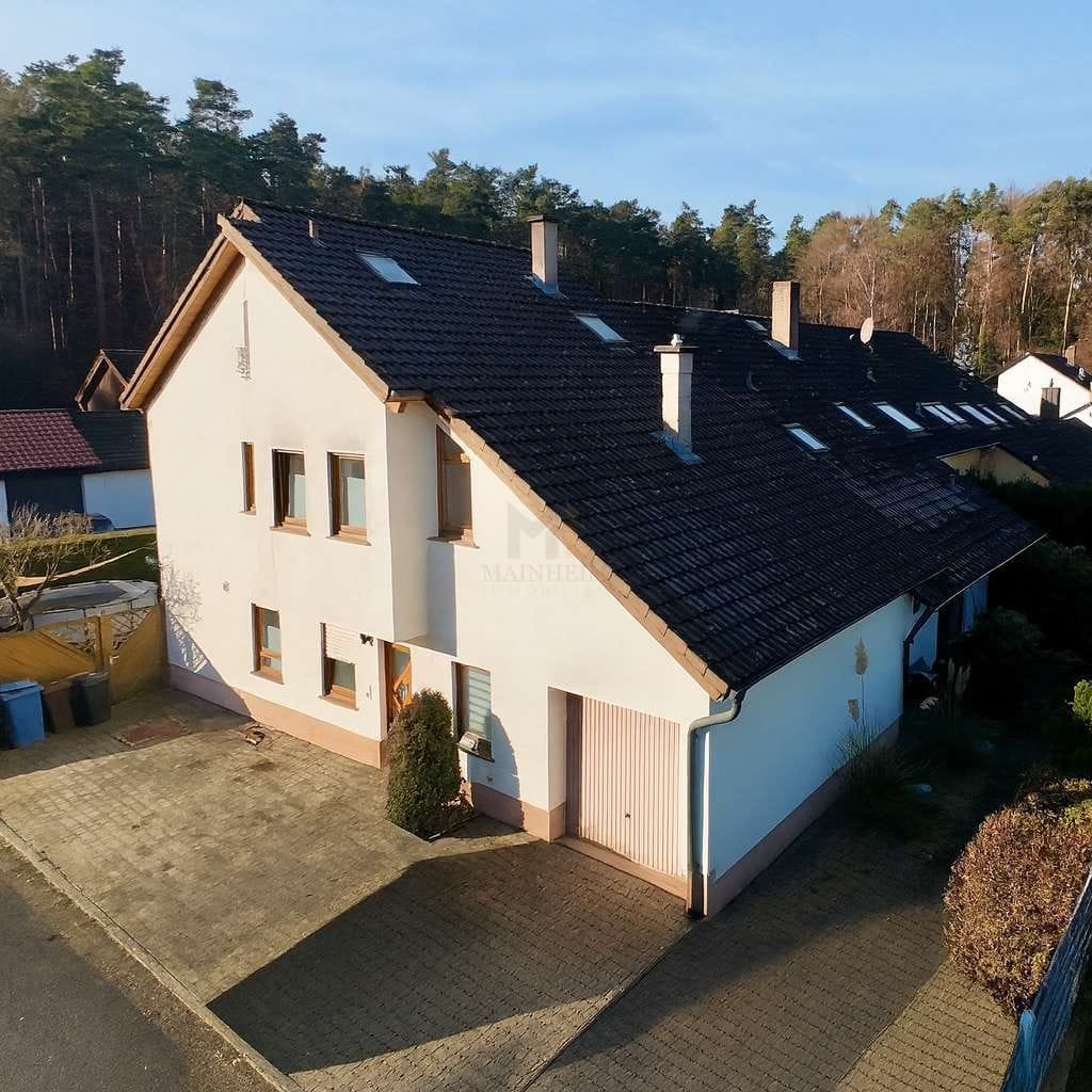 Immobilie in Stockstadt am Main - Viel Raum für Familie und Leben: Zweifamilienhaus in beliebter Wohnlage in Stockstadt - Bild 1