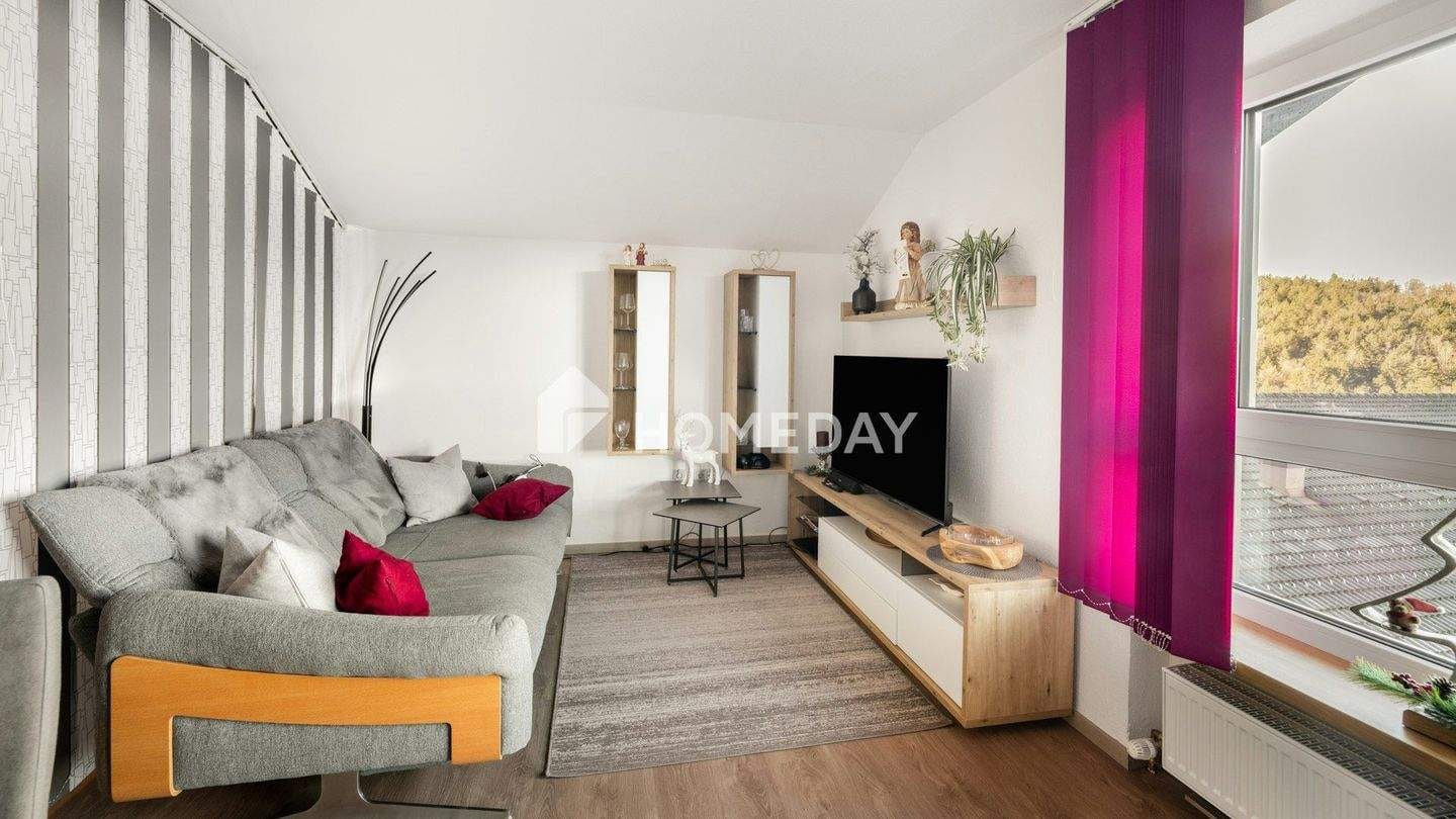 Immobilie in Schöfweg - Kompaktes Wohlfühl-Zuhause mit Alpenblick, moderner Sanierung, EBK, Stellplatz & Möblierung - Bild 4