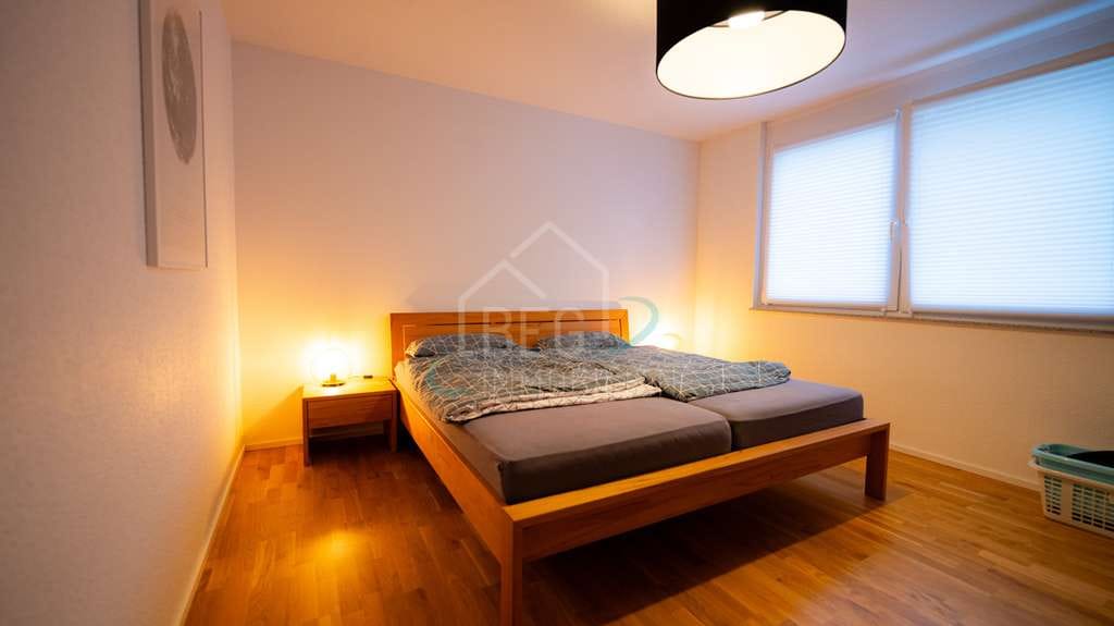 Immobilie in Abstatt - Moderne 4-Zimmer-Wohnung mit Balkon und hochwertiger Ausstattung - Bild 3