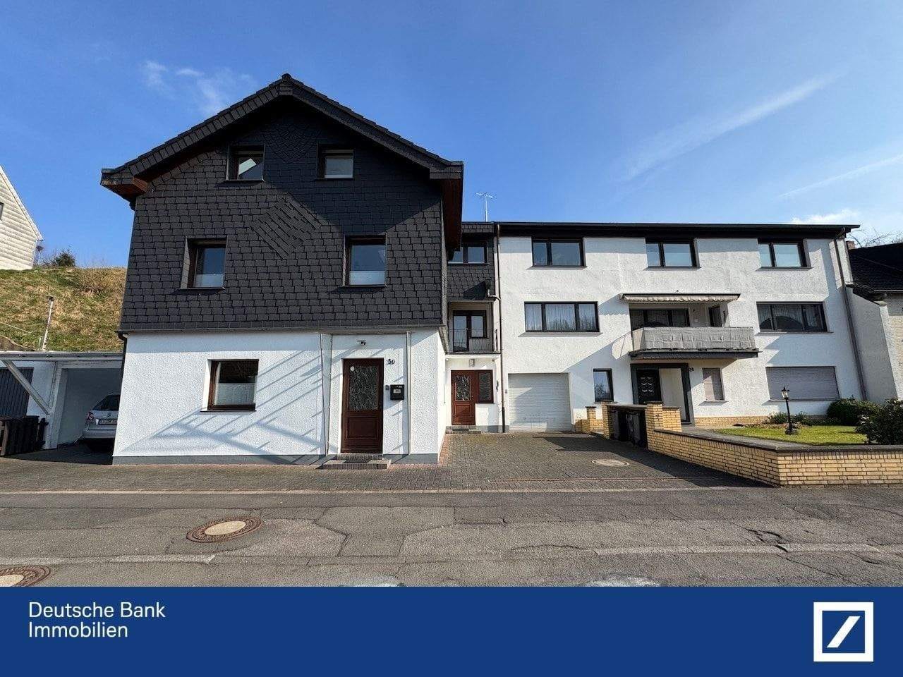 Immobilie in Schleiden - Modernisiertes 4-Familienhaus(Doppelhaus) in Schleiden: Ideal für Kapitalanleger ! - Bild 0