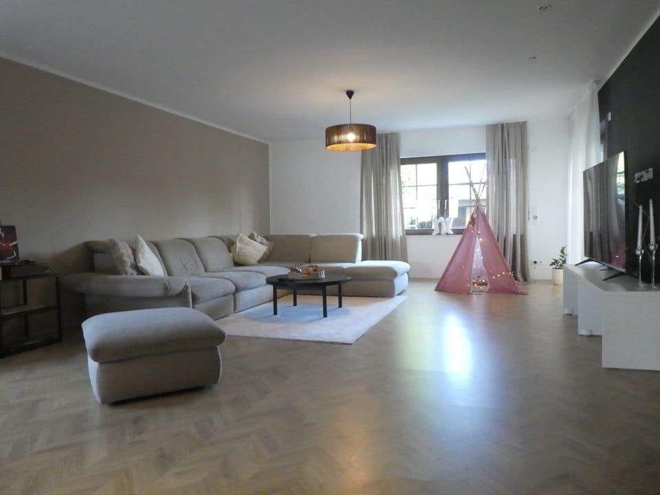 Immobilie in Mörlenbach - Teilsaniertes 2-Familienhaus in Groß Breitenbach - Ideal für Mehrgenerationen! - Bild 1