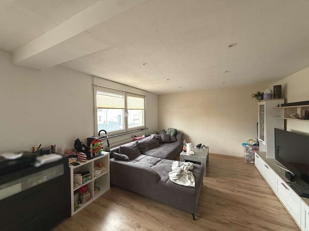 Immobilie in Saarwellingen - Familienfreundliches Haus mit großem Grundstück

 - Bild 2