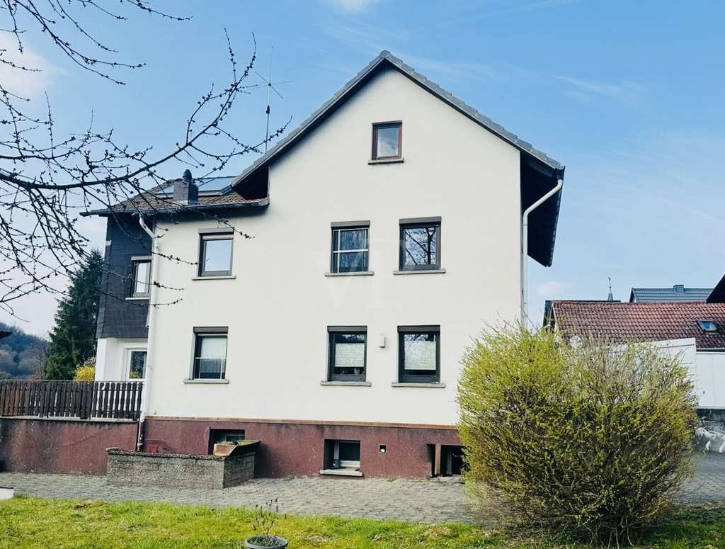 Immobilie in Solms - Gutes Gefühl -  behagliches Einfamilienhaus mit paradiesischem Garten - Bild 2
