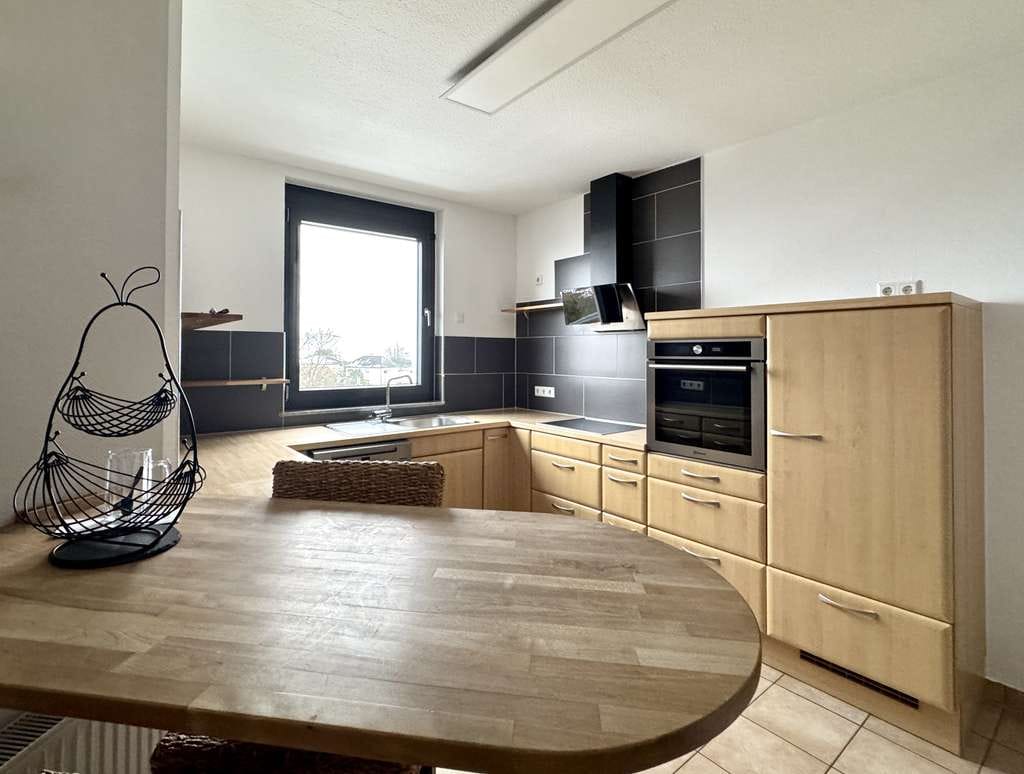 Immobilie in Brachttal - Einfamilienhaus und moderner Anbau – zahlreiche Nutzungsmöglichkeiten - Bild 2