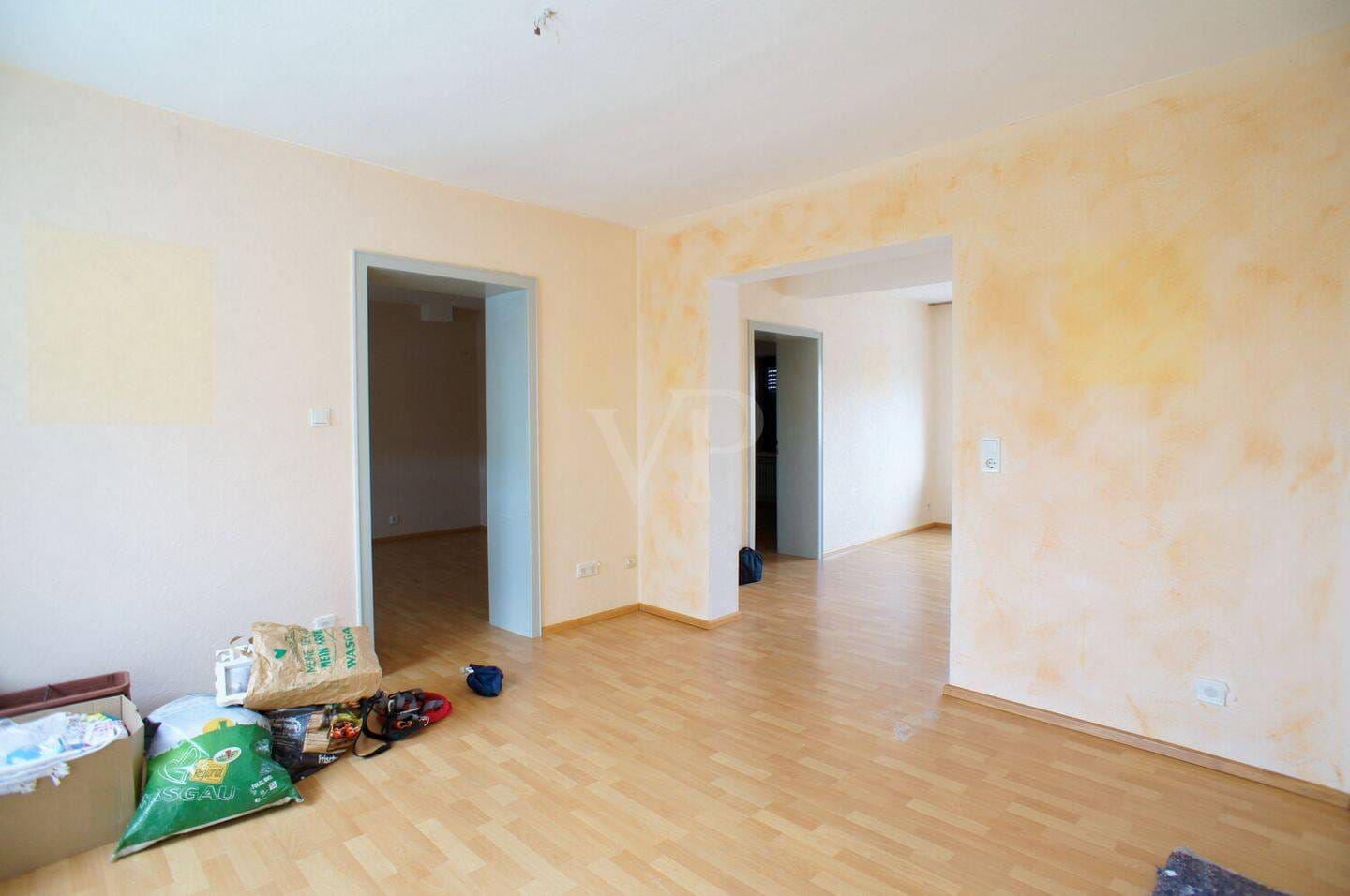 Immobilie in Hornbach - Gepflegtes Mehrfamilienhaus mit 4 Wohnungen in verkehrsgünstiger Lage in Hornbach - Bild 2
