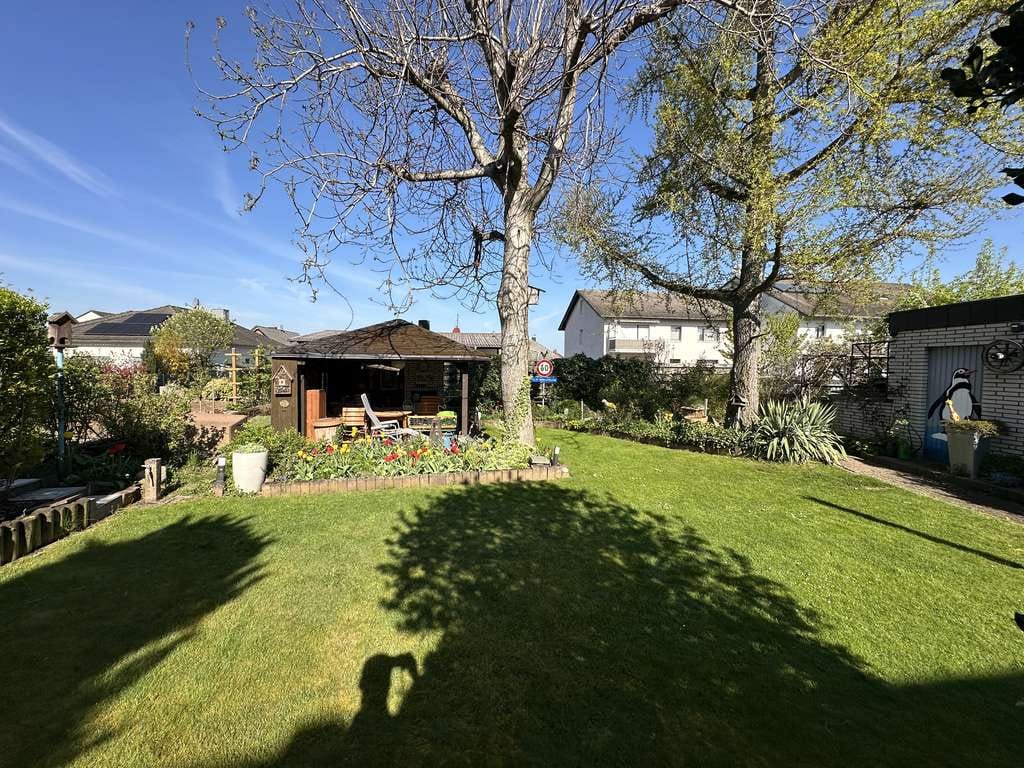 Immobilie in Groß-Umstadt - Freistehendes Haus mit Einliegerwohnung und traumhaftem Garten - Bild 2