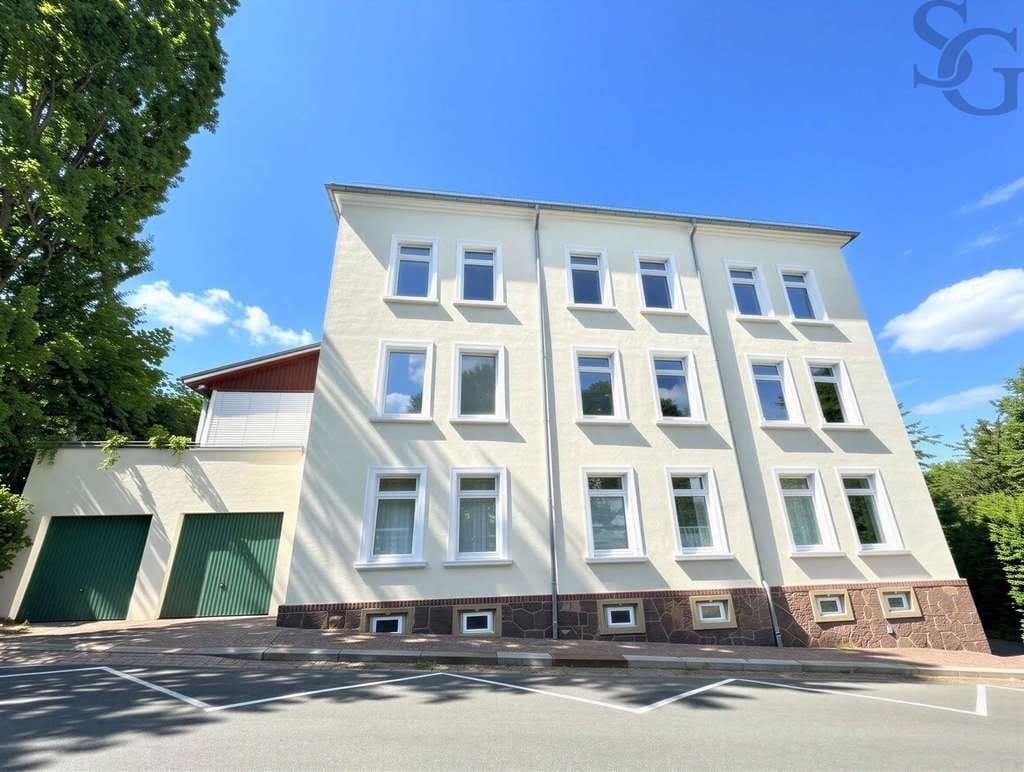 Immobilie in Leisnig - Einmalige Gelegenheit! Bezugsfertige Wohnung mit Dachgeschossrohling zum Ausbau - Bild 0