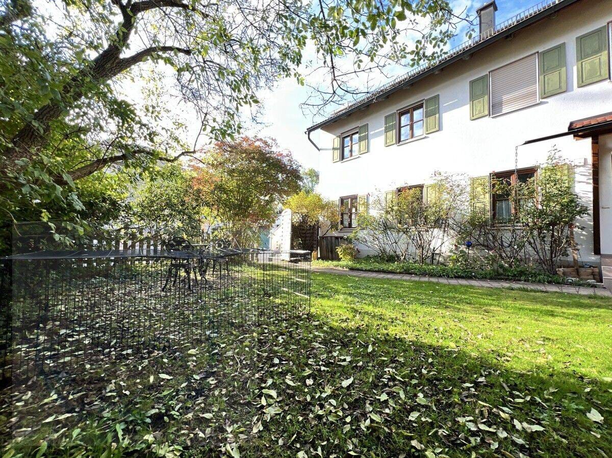 Immobilie in Kaufbeuren - Attraktives Stadthaus mit Garagenanlage, zentrale Lage - Bild 1