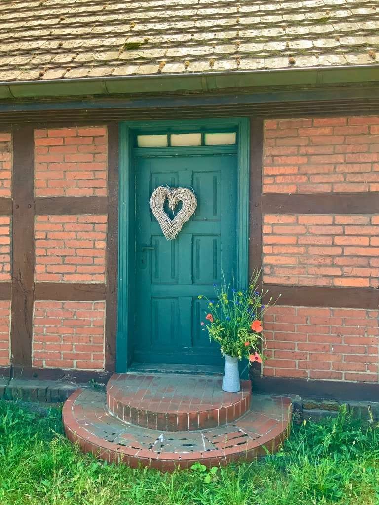 Immobilie in Bad Wilsnack - Verlieben Sie sich neu!  Urgemütliches Haus - 6 Zimmer - Kaminofen und Privatgarten - Bild 1