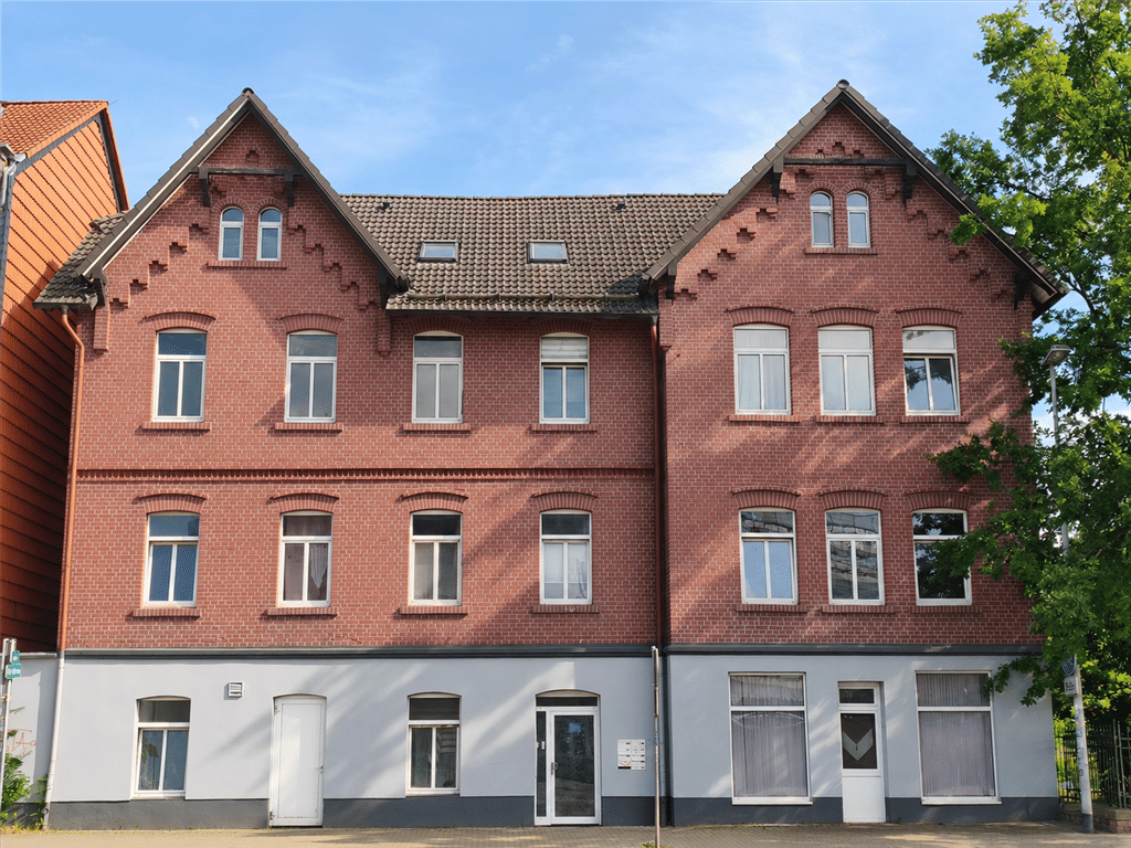 Immobilie in Halberstadt - Investieren in Halberstadt: Mehrfamilienhaus mit 9 Wohneinheiten - 9,6 % Rendite - Bild 1