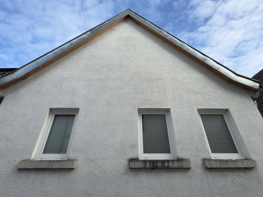 Immobilie in Fellbach - Zweifamilienhaus mit Potenzial  - Bild 3