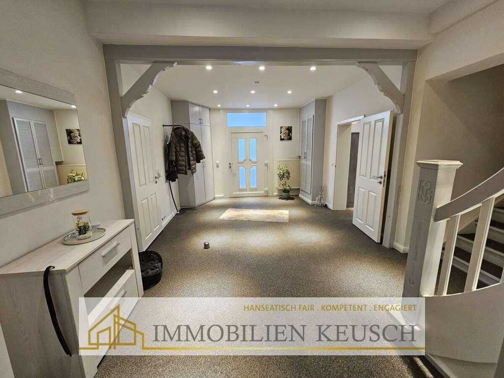 Immobilie in Thedinghausen - Arbeiten & Wohnen - Großer Hof mit 3 Gebäuden & vielen Parkplätzen - modernes Wohnhaus über 2 Etagen - Bild 2