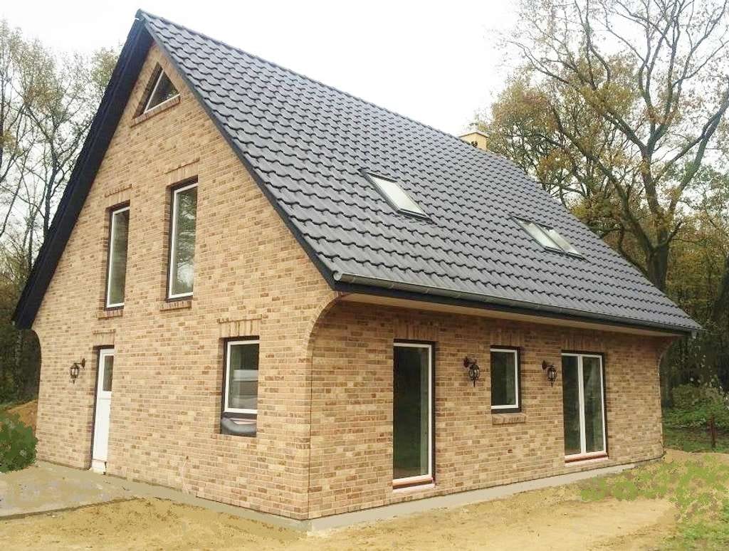 Immobilie in Hartenholm - Junges Wohnkonzept im klassischen Einfamilienhaus Niedrigenergiehaus EH40 mit Wärmepumpe und PV-Anlage  Neubauplanung - Bild 1