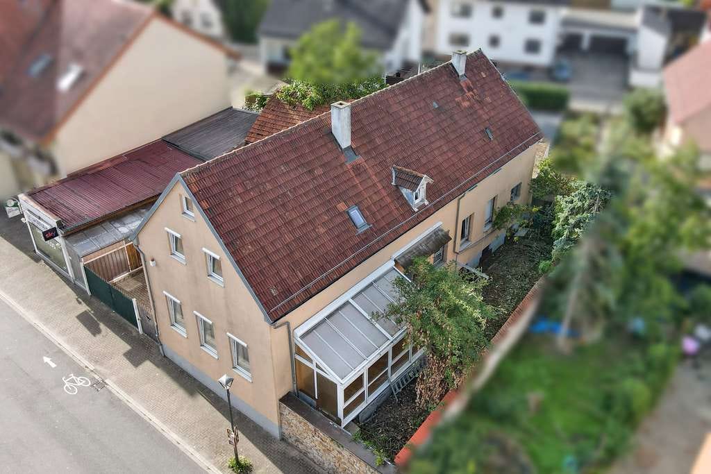 Immobilie in Kronau - Großzügiges Familiendomizil mit Ausbaupotenzial im Herzen Kronaus - Bild 1