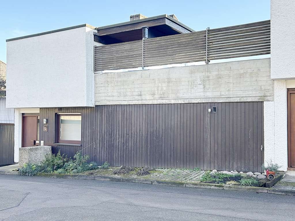 Immobilie in Schönaich - „Großzügiges Wohnen mit Doppelgarage – ein Unikat in Schönaich“ - Bild 1