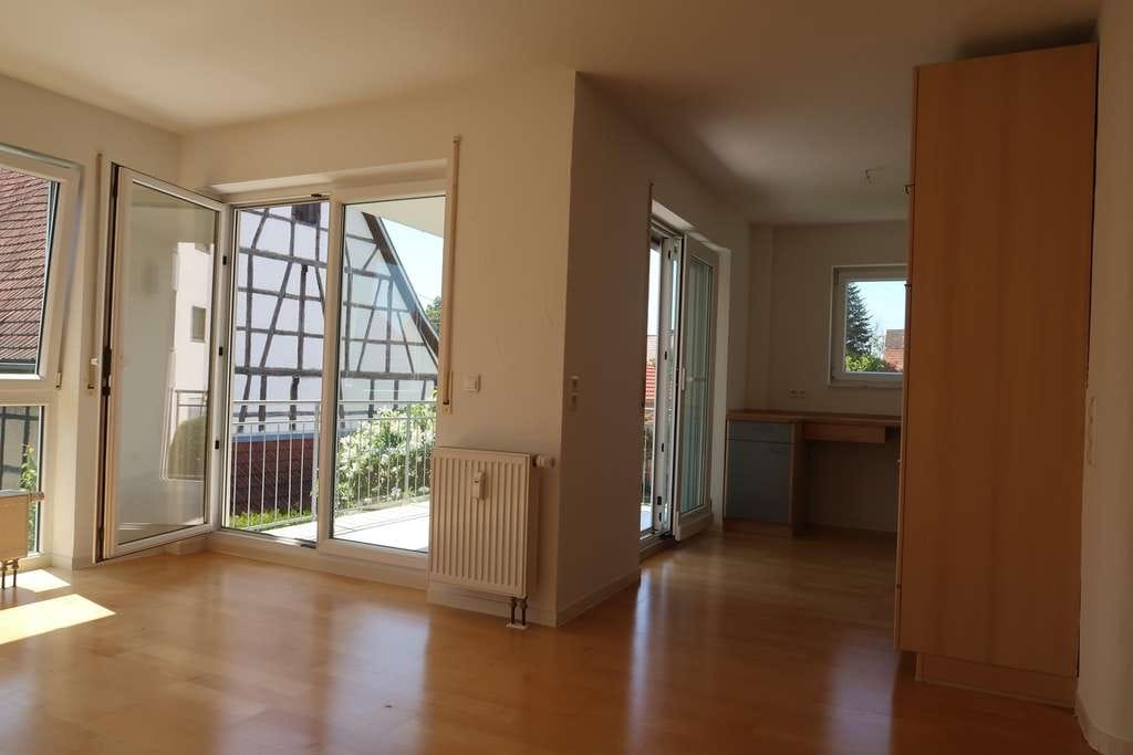 Immobilie in Kusterdingen - Stilvolle 3,5-Zimmer-Eigentumswohnung mit zwei Balkonen in sonniger Süd-West-Lage - Bild 2