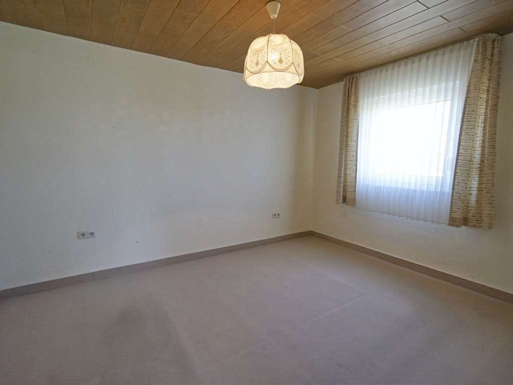 Immobilie in Bestwig - Ihr Familiennest in ruhiger Lage – Doppelhaushälfte mit Charme und Gestaltungsspielraum - Bild 4