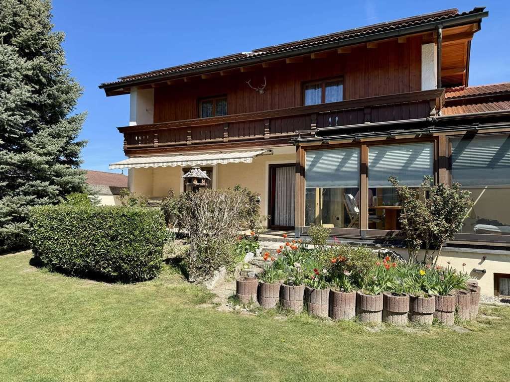 Immobilie in Grassau - Großzügiges Wohnhaus mit zwei Einheiten, Wintergarten & ruhiger Ortsrandlage - Mietenkam - Bild 3