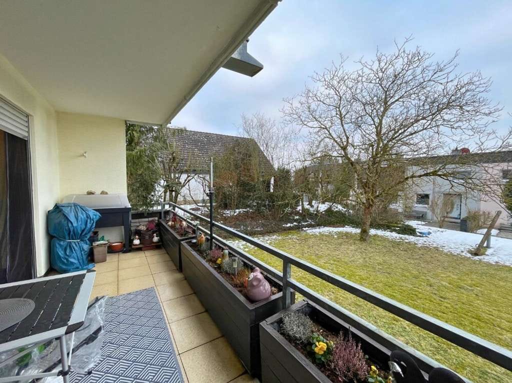 Immobilie in Dittelbrunn - 3 Zim. Eigentumswohnung am Sonnenteller von Dittelbrunn, Hochparterre, kl. Wohnanlage,noch vermietet - Bild 0