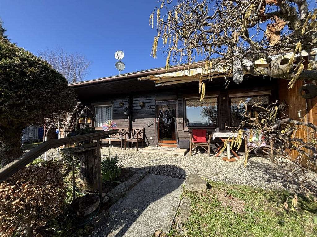Immobilie in Grafenau - Gemütlicher, gepflegter Bungalow in ruhiger Aussichtslage - Bild 1