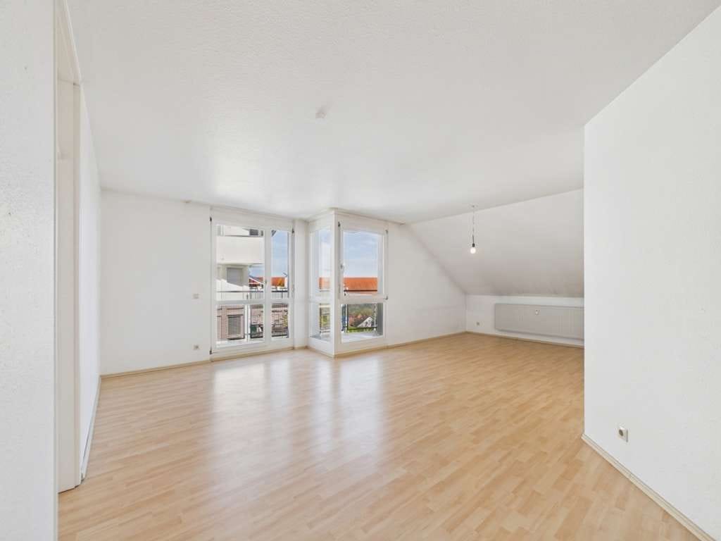 Immobilie in Künzelsau - Gepflegte Wohnung mit Aussicht | Zwei Dachterassen | Tageslichtbad | TG-Stellplatz - Bild 1