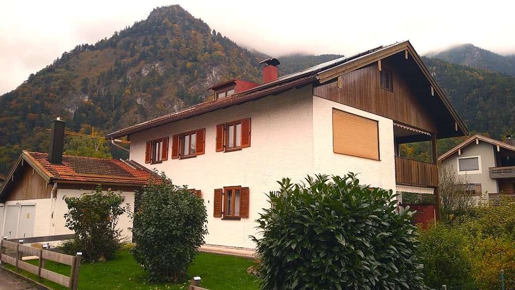 Immobilie in Marquartstein - Ideal für Handwerker  -  Viel Raum für eigene Ideen - Bild 1