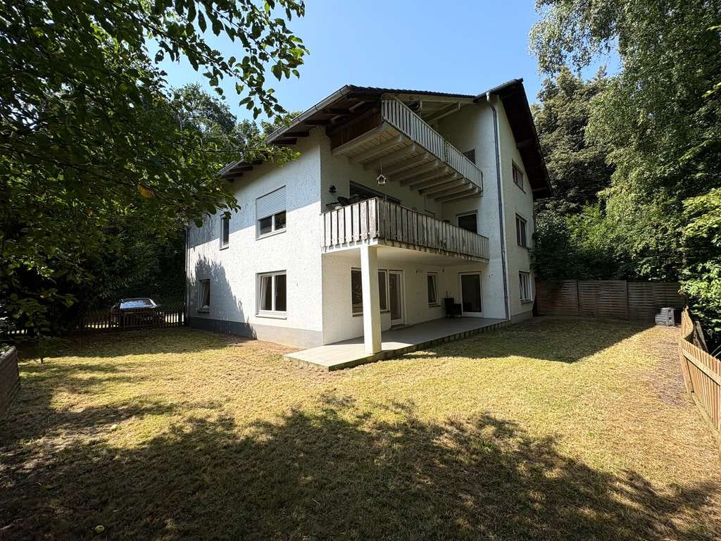 Immobilie in Landau an der Isar - Für Kapitalanleger und Eigennutzer!! 3-Parteienhaus in traumhafter Höhenlage von Landau a.d. Isar - Bild 4