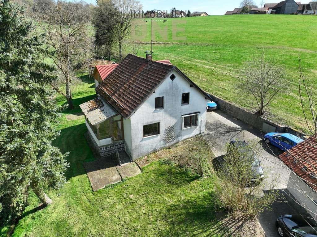 Immobilie in Bernhardswald - Leben inmitten der Natur – Idyllisches Anwesen mit großem Grundstück und weiterem Bauplatz - Bild 1