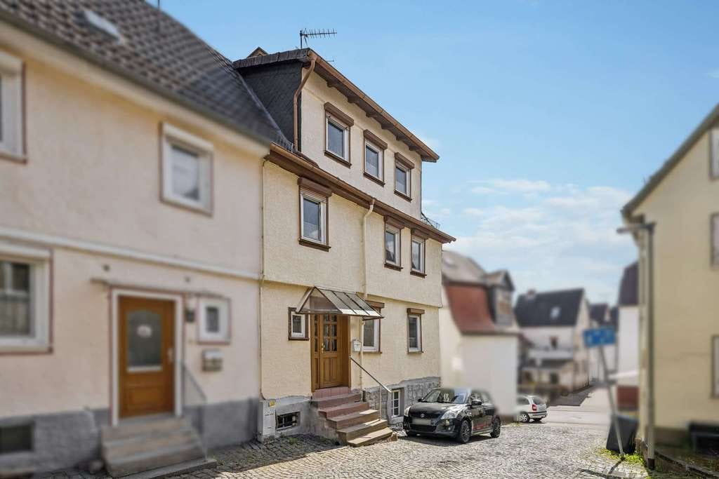 Immobilie in Schotten - Altstadthaus mit Charme und zusätzlichem Gartengrundstück - Bild 1
