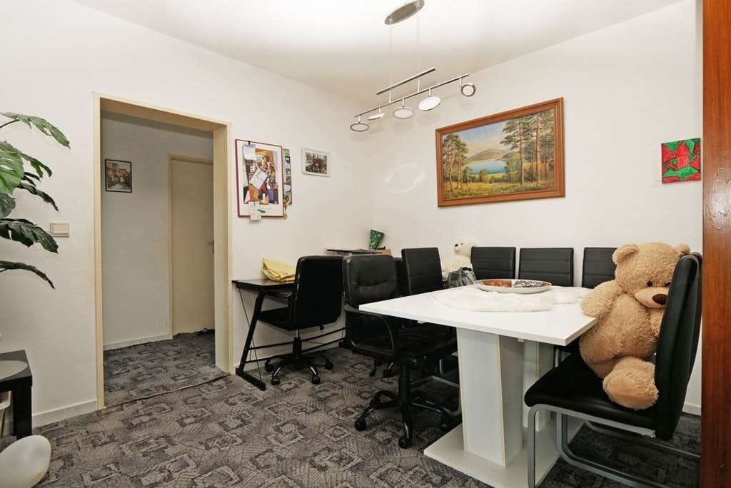Immobilie in Bad Honnef - Investition im Kurviertel! Solide 3 Zimmerwohnung mit Garage. - Bild 2