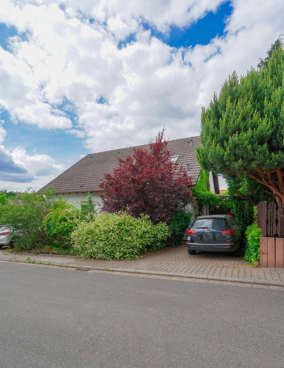 Immobilie in Mehlingen - Großzügiges Einfamilienhaus mit Einliegerwohnung – Schöne Südterrasse, Garten, Garage, Carport, Stellplatz & tol-lem Grundstück in gehobener Wohnlage - Bild 2