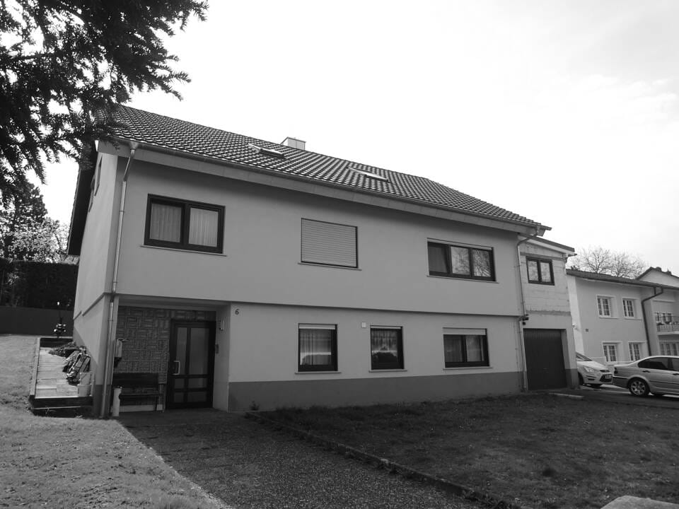 Immobilie in Osterburken - Zentrale Lage trifft Raumvielfalt: Großzügige Liegenschaft mit Einliegerwohnung! - Bild 0
