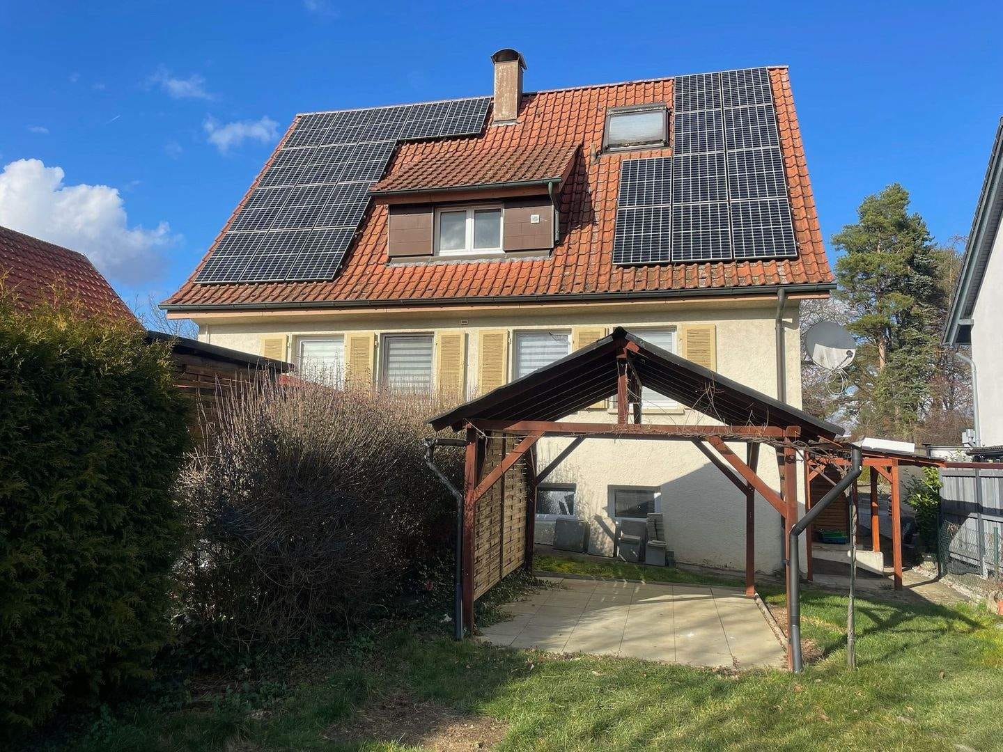 Immobilie in Hattenhofen - Neu in Hattenhofen: Freistehendes 1-2-Familienhaus mit großem Grundstück und viel Potential - Bild 0