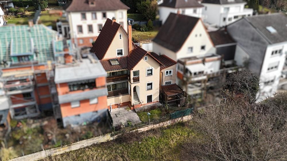 Immobilie in Rodalben - +++ Charmantes Einfamilienhaus mit Südausrichtung, Wintergärten, Carport in bevorzugter, ruhiger Wohnlage+++ - Bild 2