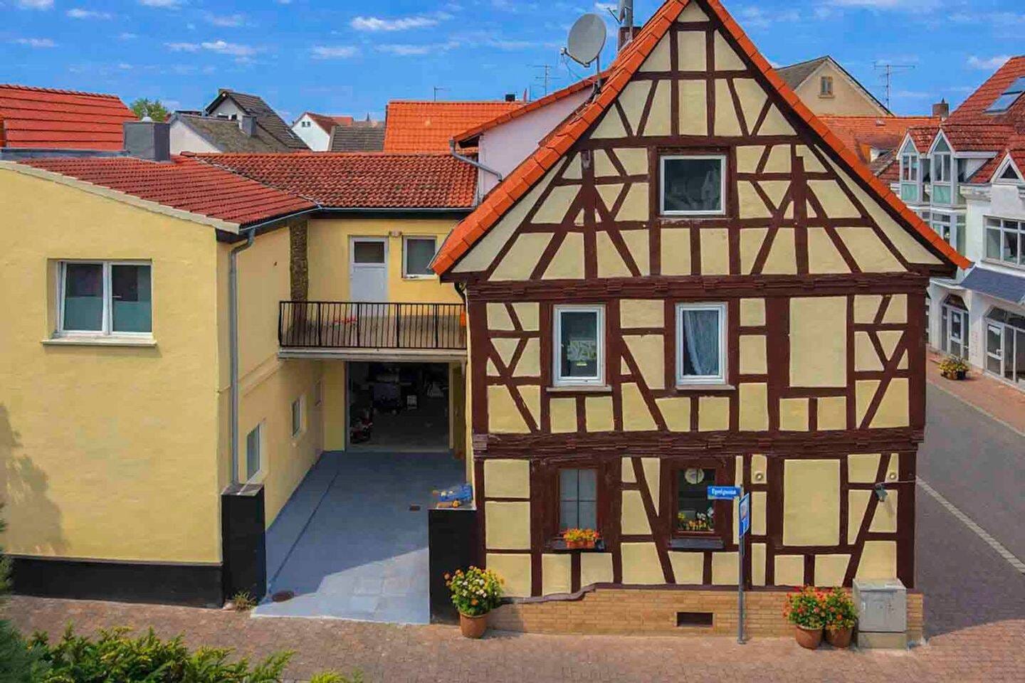 Immobilie in Groß-Zimmern - Mehrfamilienhaus mit 3 WE + 1 GE, Ausbaupotenzial in gefragter Lage Groß-Zimmern - Bild 0
